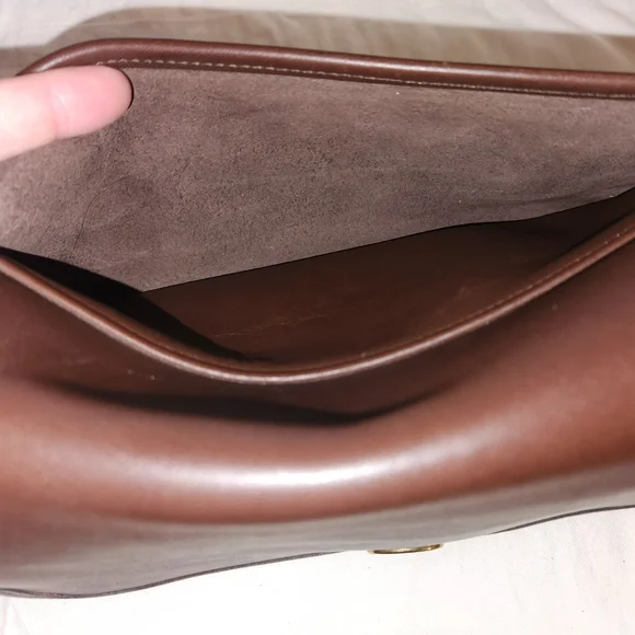 **SOLD**Coach Ridgefield - Picture 12 of 13